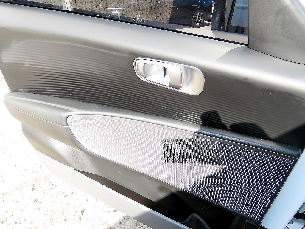 HYUNDAI Ioniq 6 - Vista 11