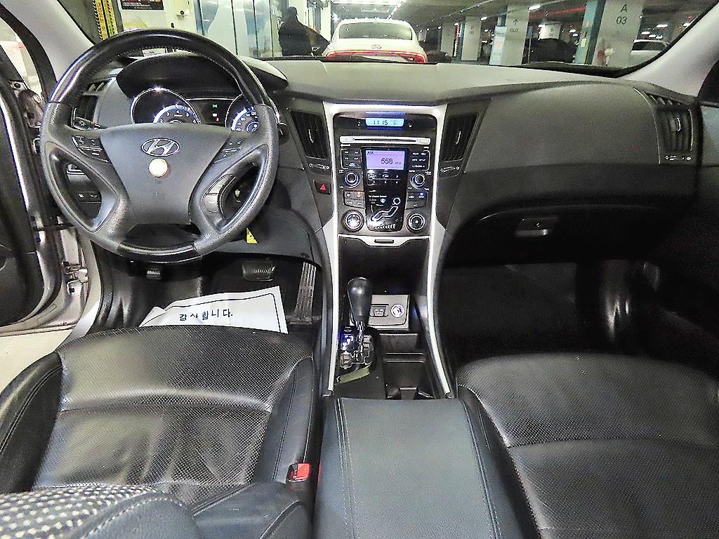 HYUNDAI Sonata - Vista 10