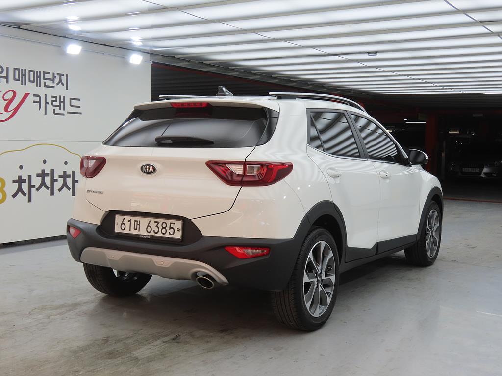 KIA Stonic - Vista 4