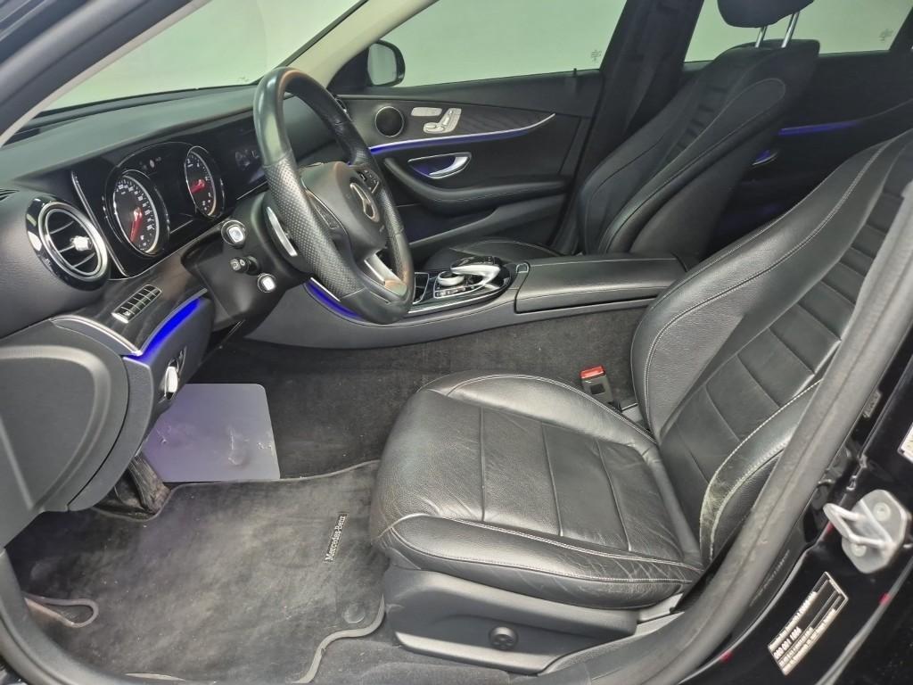 Mercedes Benz E class - Vista 8