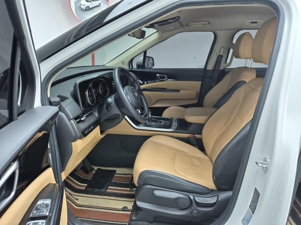 KIA Carnival - Vista 11