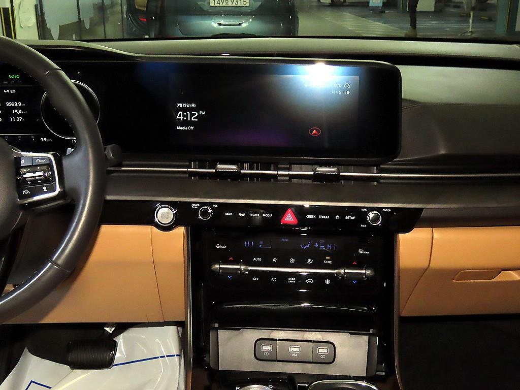 KIA Carnival - Vista 11