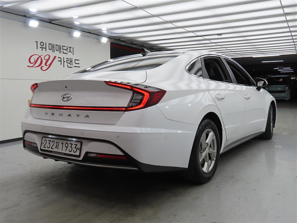 HYUNDAI Sonata - Vista 4