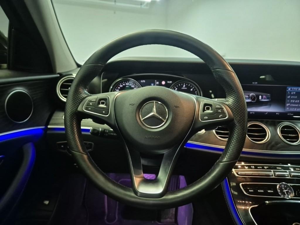 Mercedes Benz E class - Vista 11