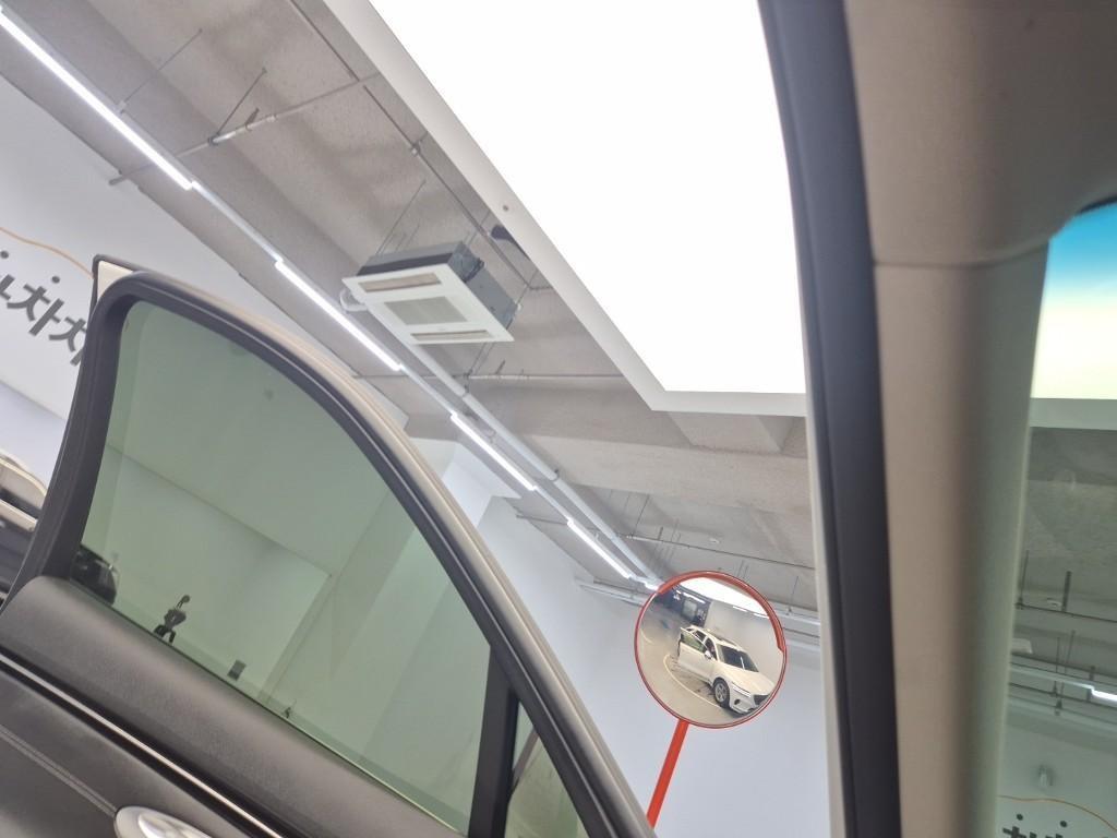 Genesis GV70 - Vista 10