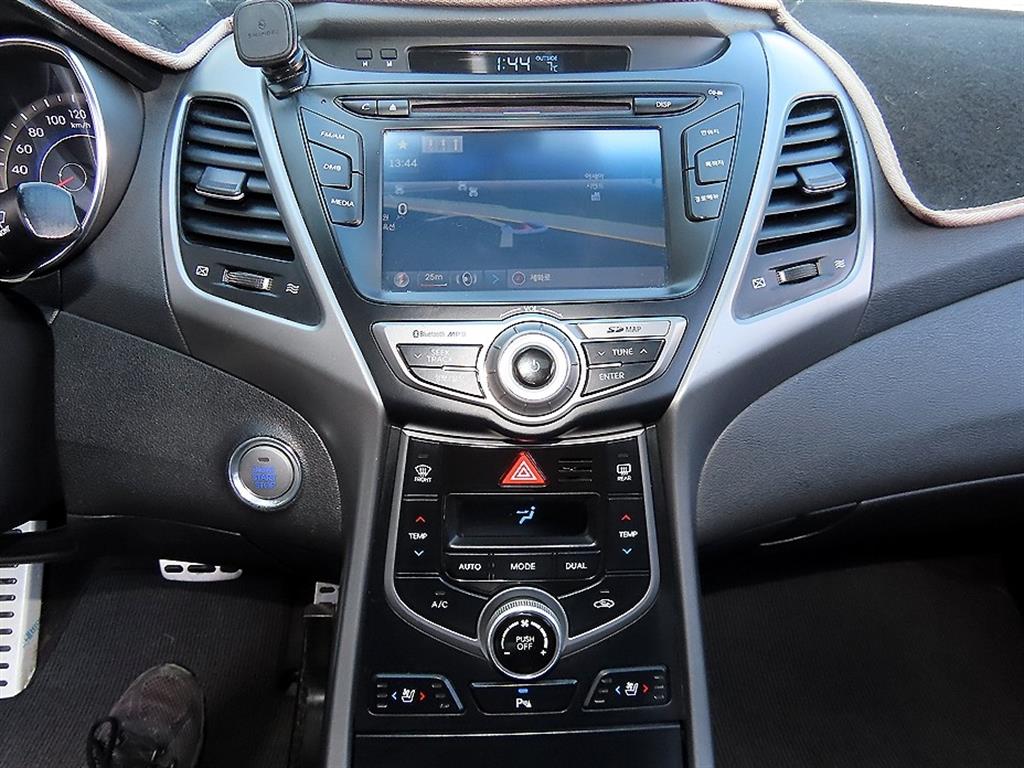 HYUNDAI Avante 2014 Gris - Importación desde Corea - HF Imports Iquique - Foto 13