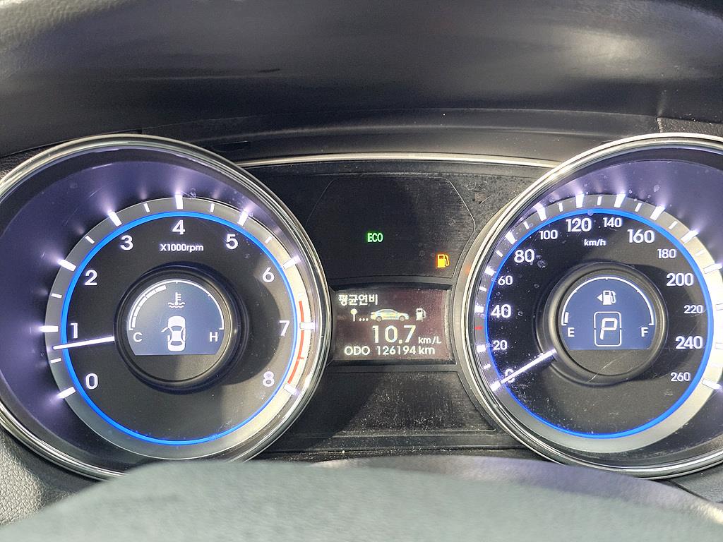 HYUNDAI Sonata - Vista 7