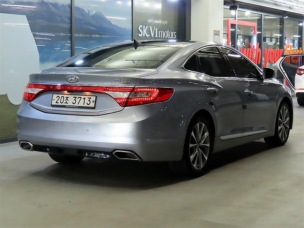 HYUNDAI Grandeur - Vista 4
