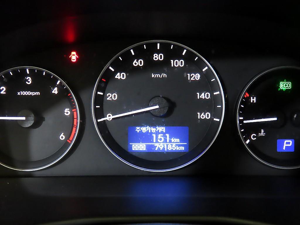 HYUNDAI Starex - Vista 9