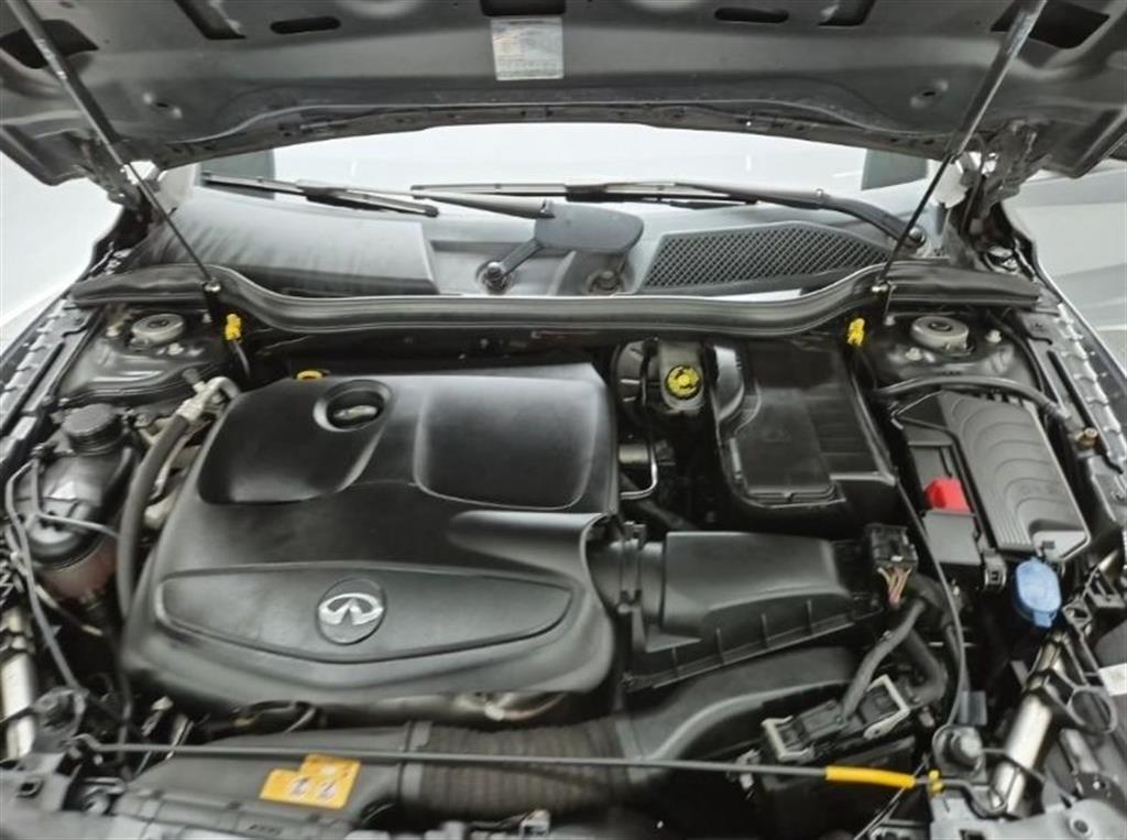 Infiniti Q - Vista 5