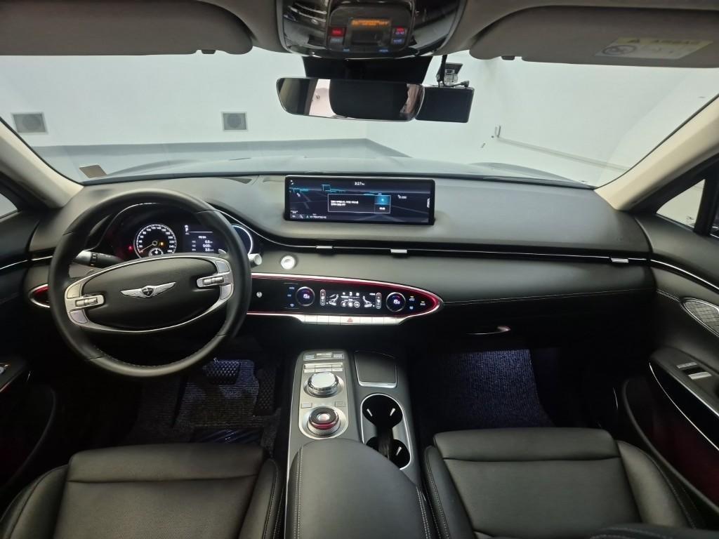 Genesis GV70 - Vista 7