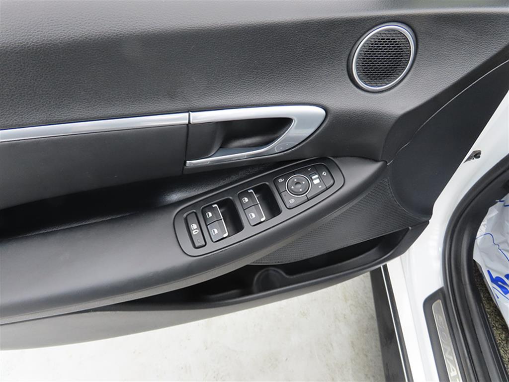 HYUNDAI Sonata - Vista 12