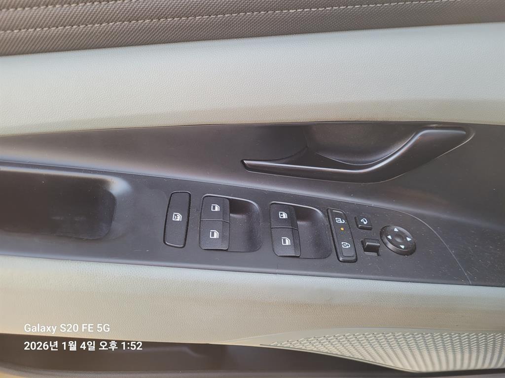 HYUNDAI Avante - Vista 10