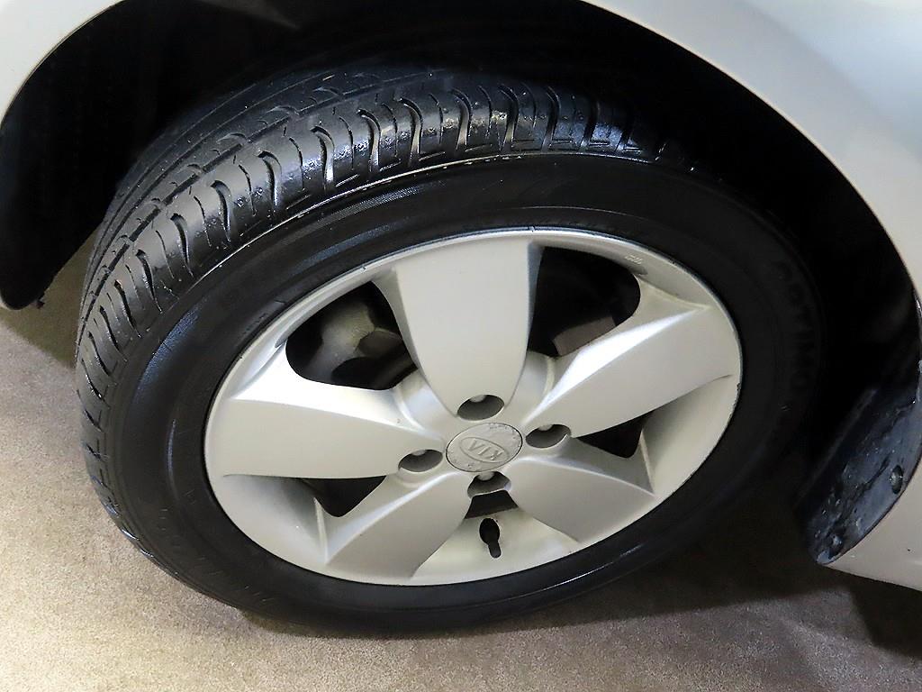 KIA Pride 2009 Plateado - Importación desde Corea - HF Imports Iquique - Foto 18