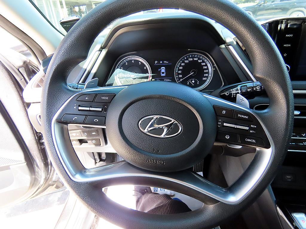 HYUNDAI Sonata - Vista 8