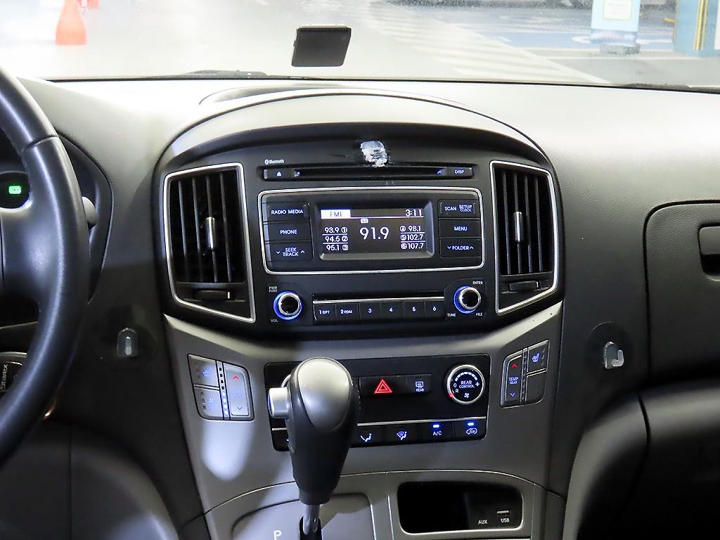 HYUNDAI Starex - Vista 11