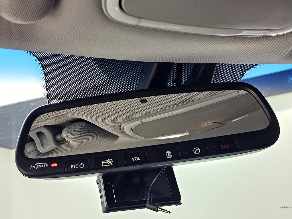 HYUNDAI Genesis - Vista 12