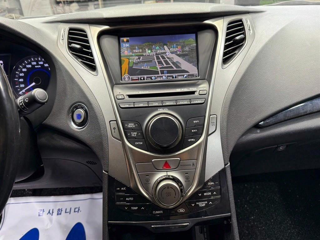 HYUNDAI Grandeur - Vista 7