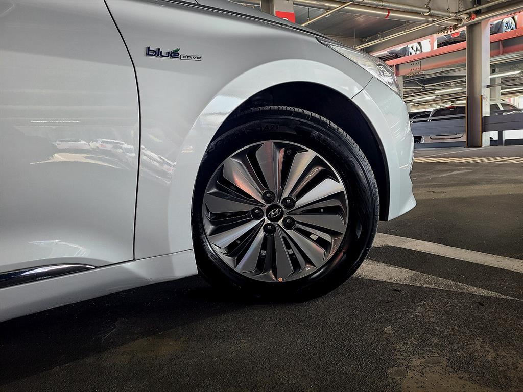 HYUNDAI Grandeur 2016 Gris - Importación desde Corea - HF Imports Iquique - Foto 18