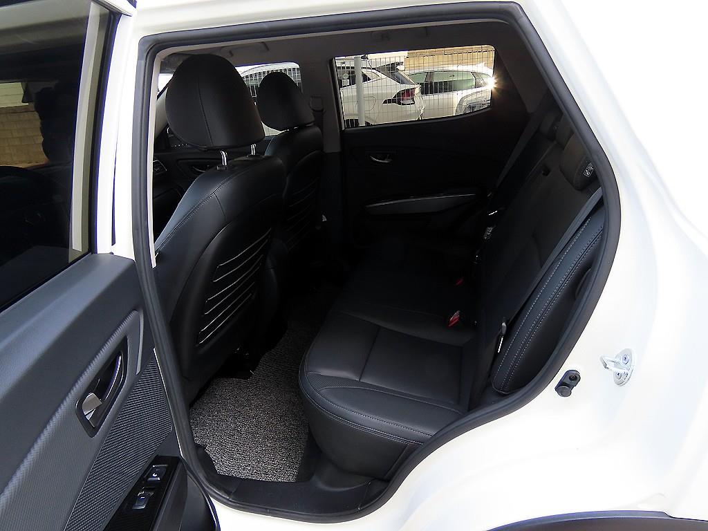 Ssangyong Tivoli - Vista 6