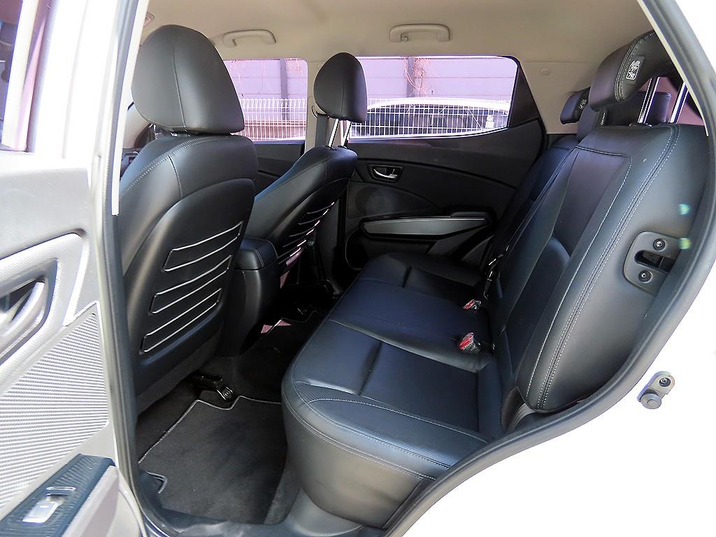 Ssangyong Tivoli - Vista 6
