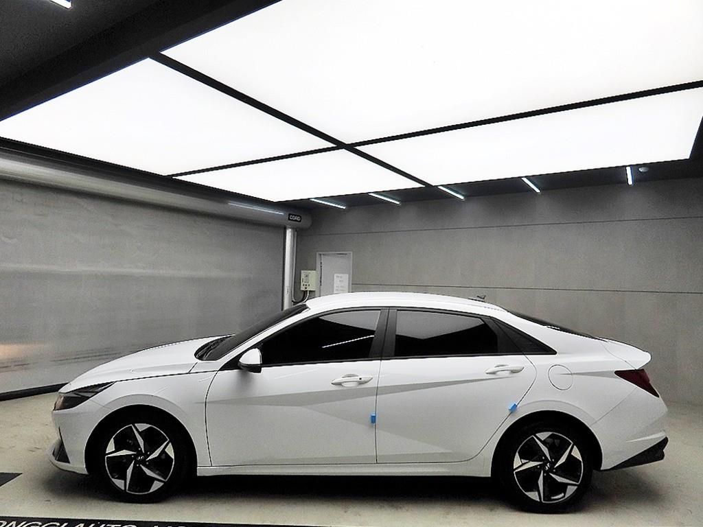 HYUNDAI Avante - Vista 4