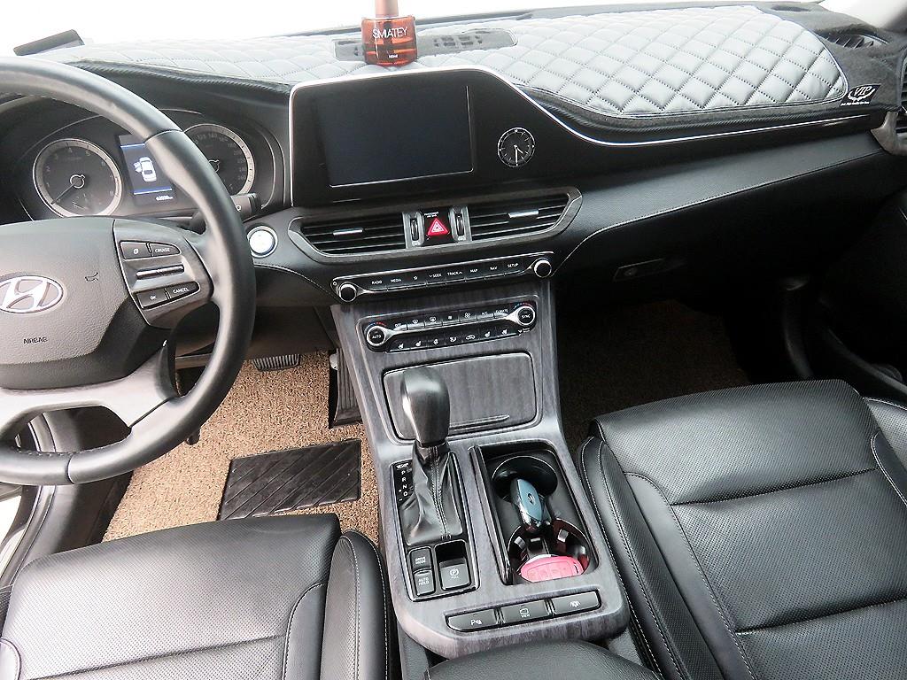 HYUNDAI Grandeur - Vista 11