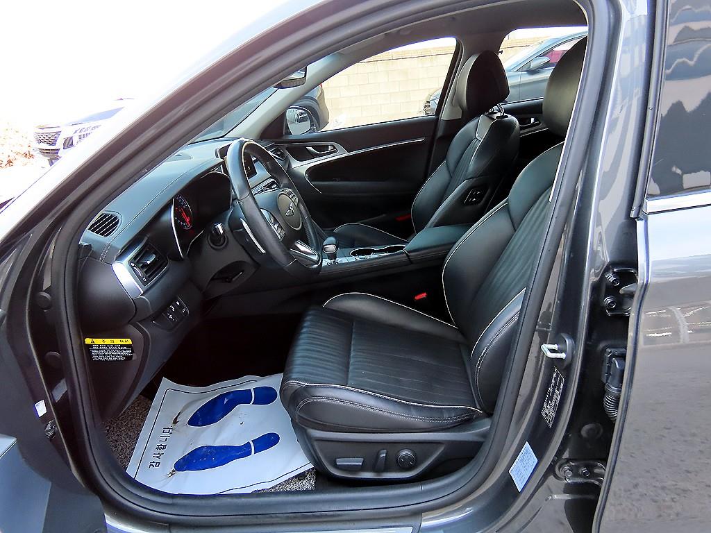 Genesis G70 - Vista 5