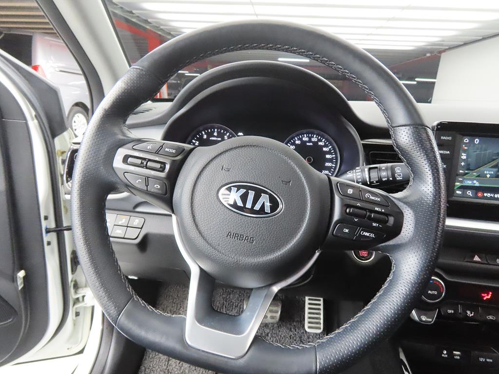 KIA Stonic - Vista 8