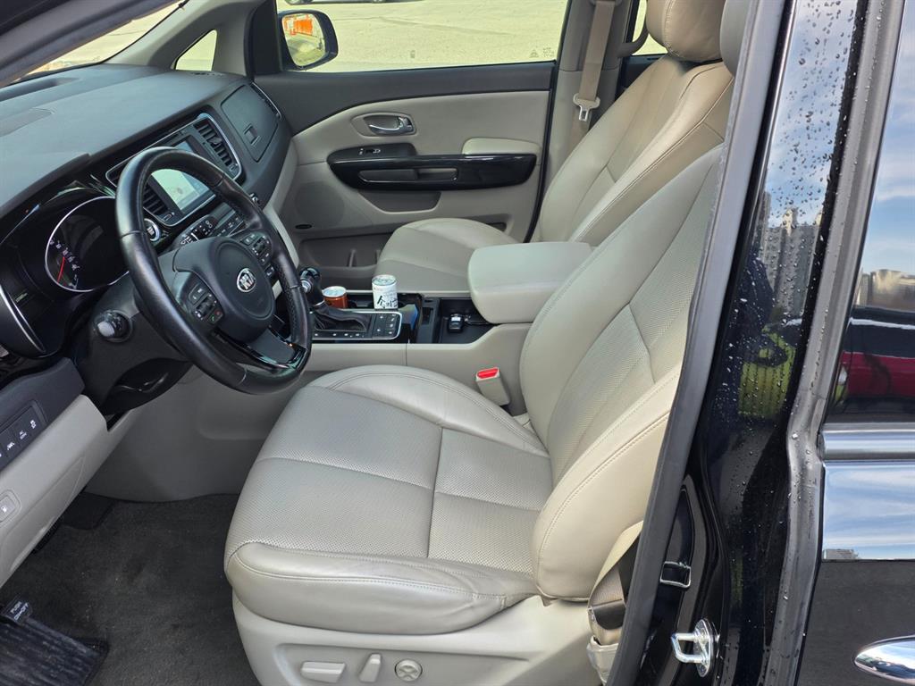 KIA Carnival - Vista 4