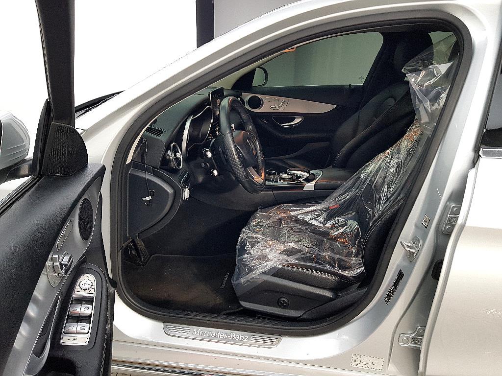 Mercedes Benz C Class - Vista 8