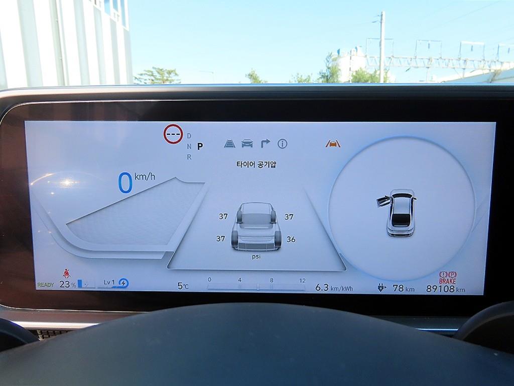 HYUNDAI Ioniq 6 - Vista 9