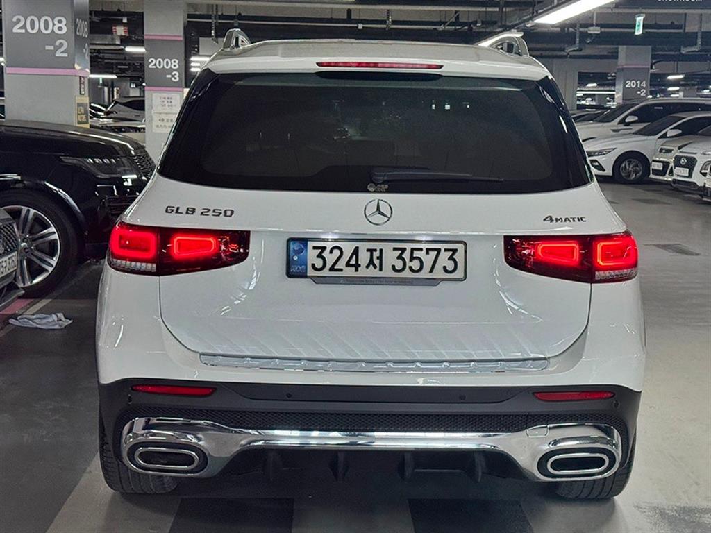 Mercedes Benz GLB Class - Vista 4