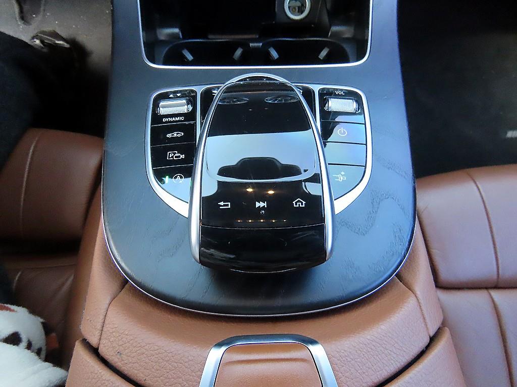 Mercedes Benz E class - Vista 12