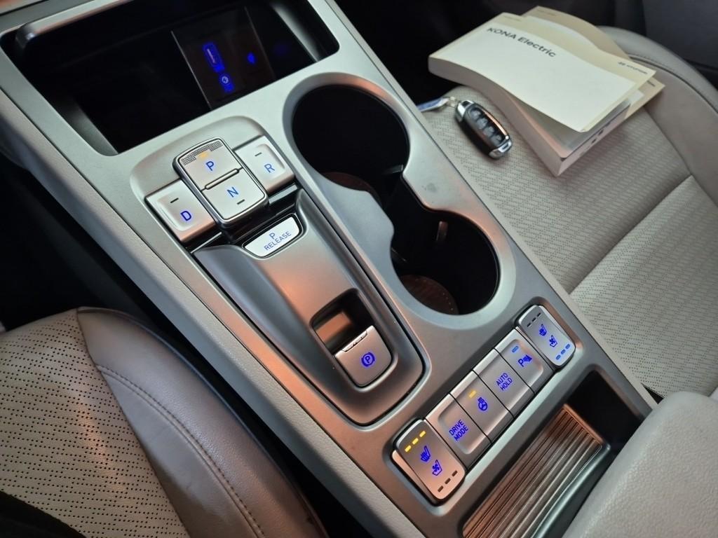 HYUNDAI Kona - Vista 8