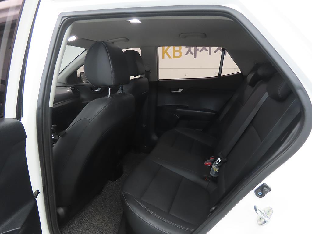 KIA Stonic - Vista 6