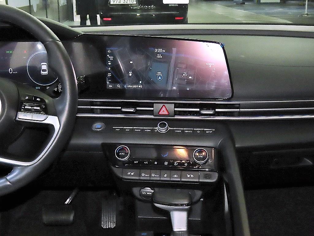 HYUNDAI Avante - Vista 11