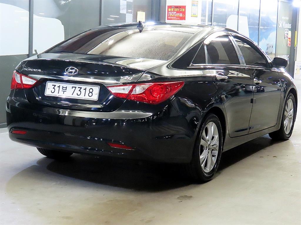 HYUNDAI Sonata - Vista 4