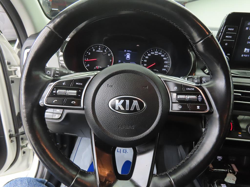 KIA Seltos - Vista 8