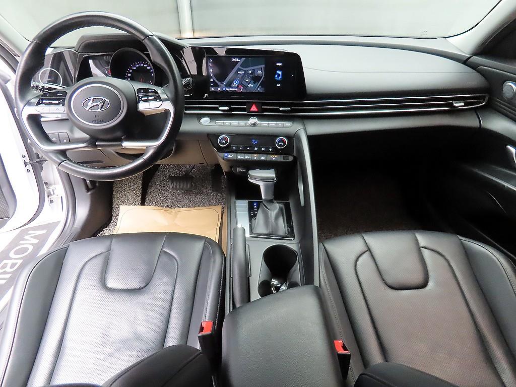 HYUNDAI Avante - Vista 7