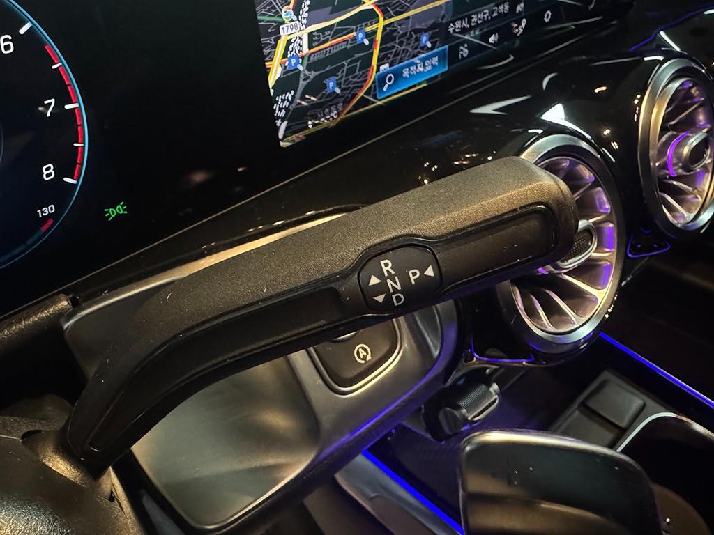 Mercedes Benz GLB Class - Vista 11