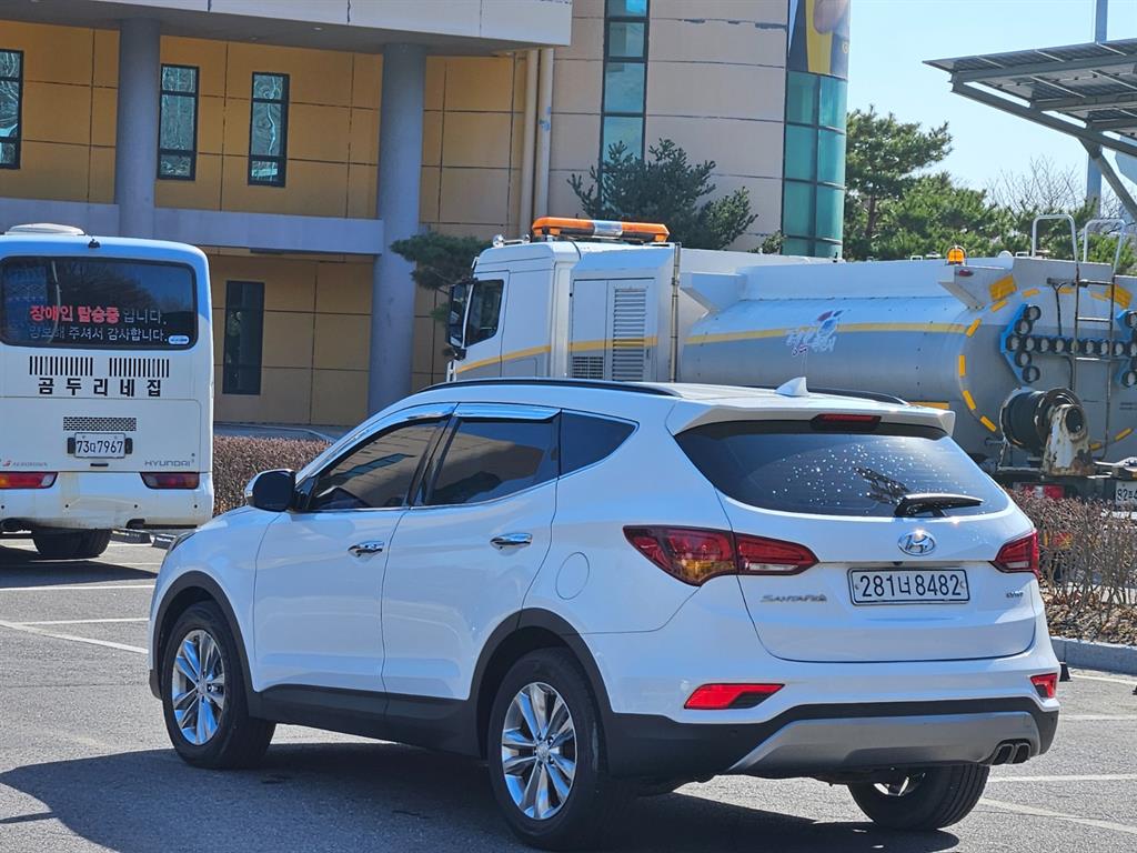 HYUNDAI Santa Fe - Vista 6