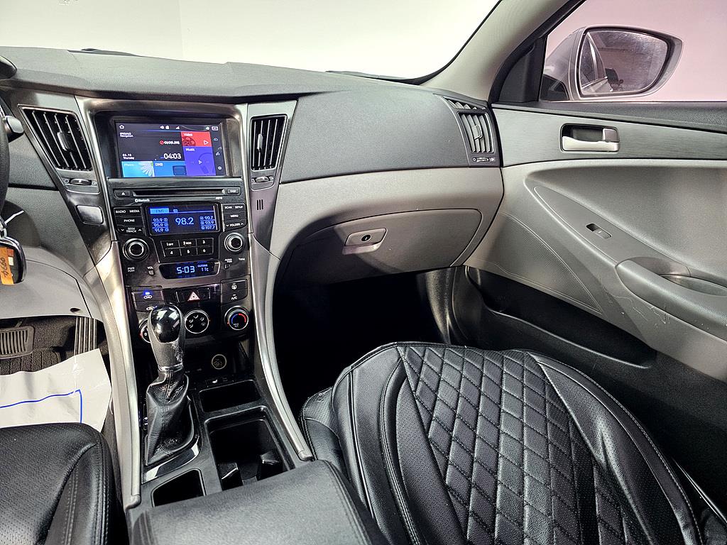 HYUNDAI Sonata - Vista 10