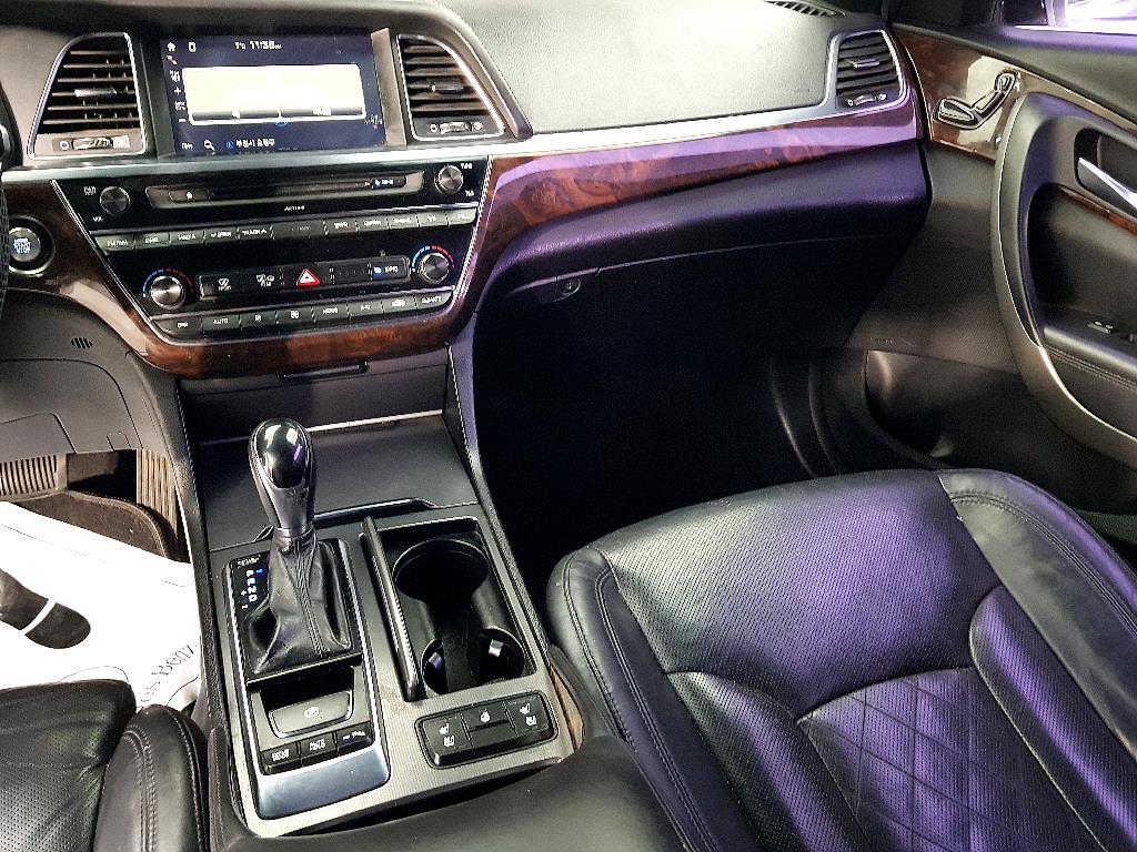 HYUNDAI Aslan - Vista 10