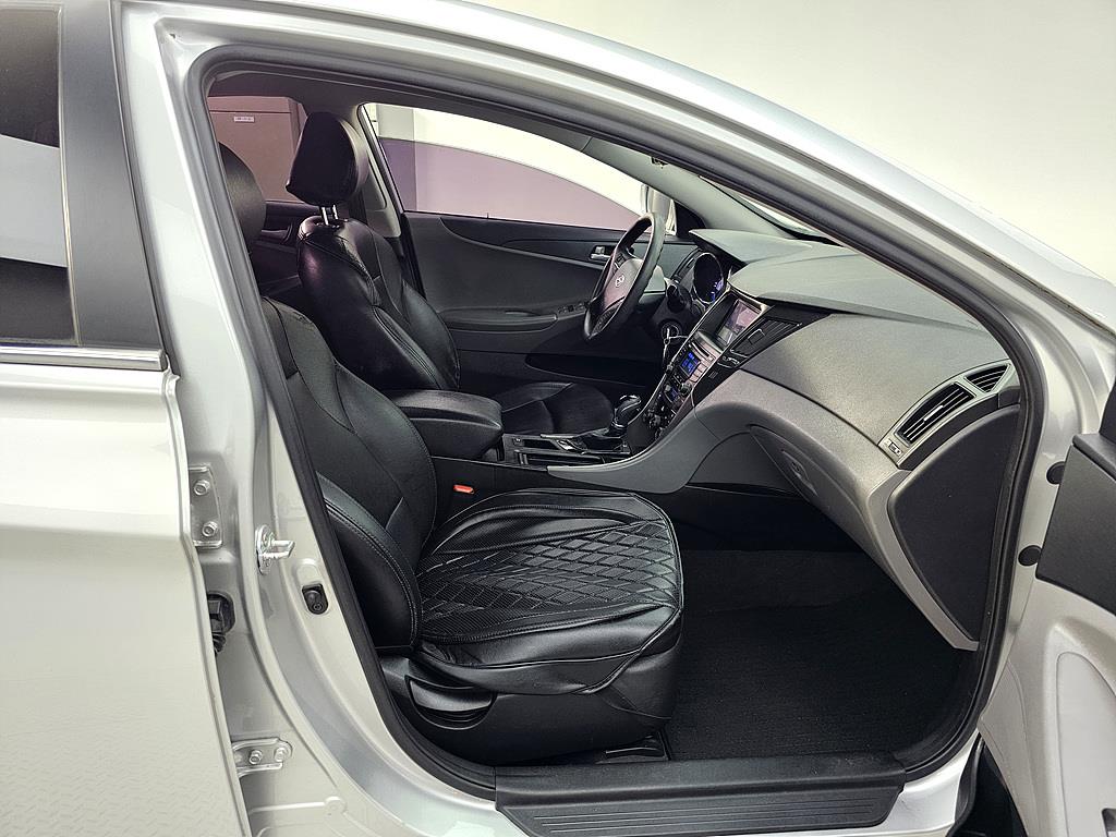 HYUNDAI Sonata - Vista 11