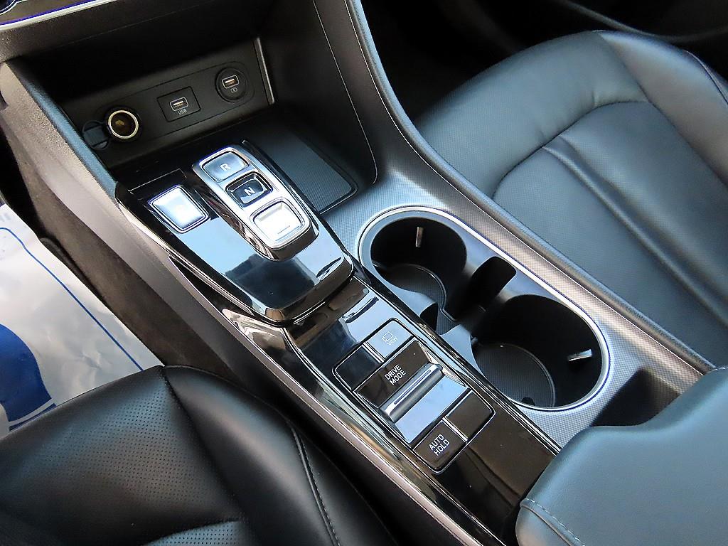 HYUNDAI Sonata - Vista 10