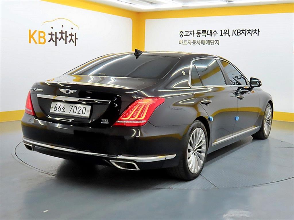 Genesis EQ900 - Vista 4