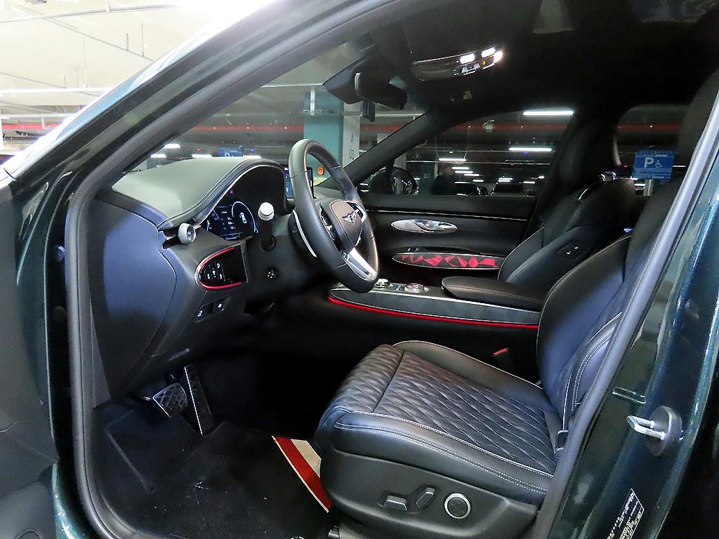 Genesis GV70 - Vista 6