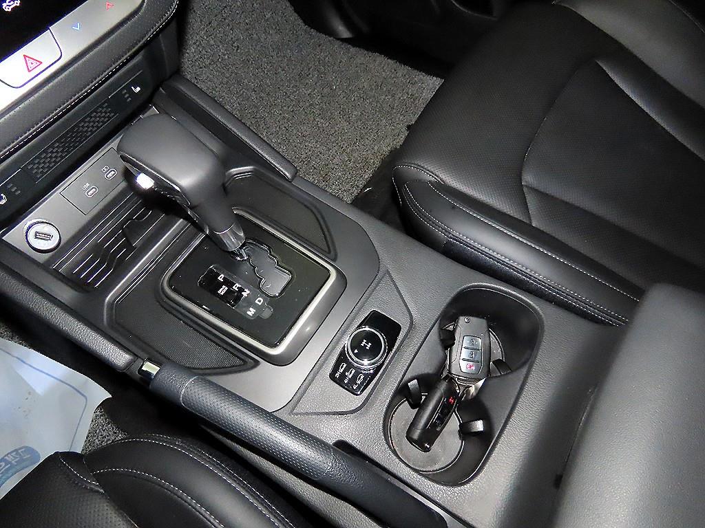 Ssangyong Musso - Vista 12