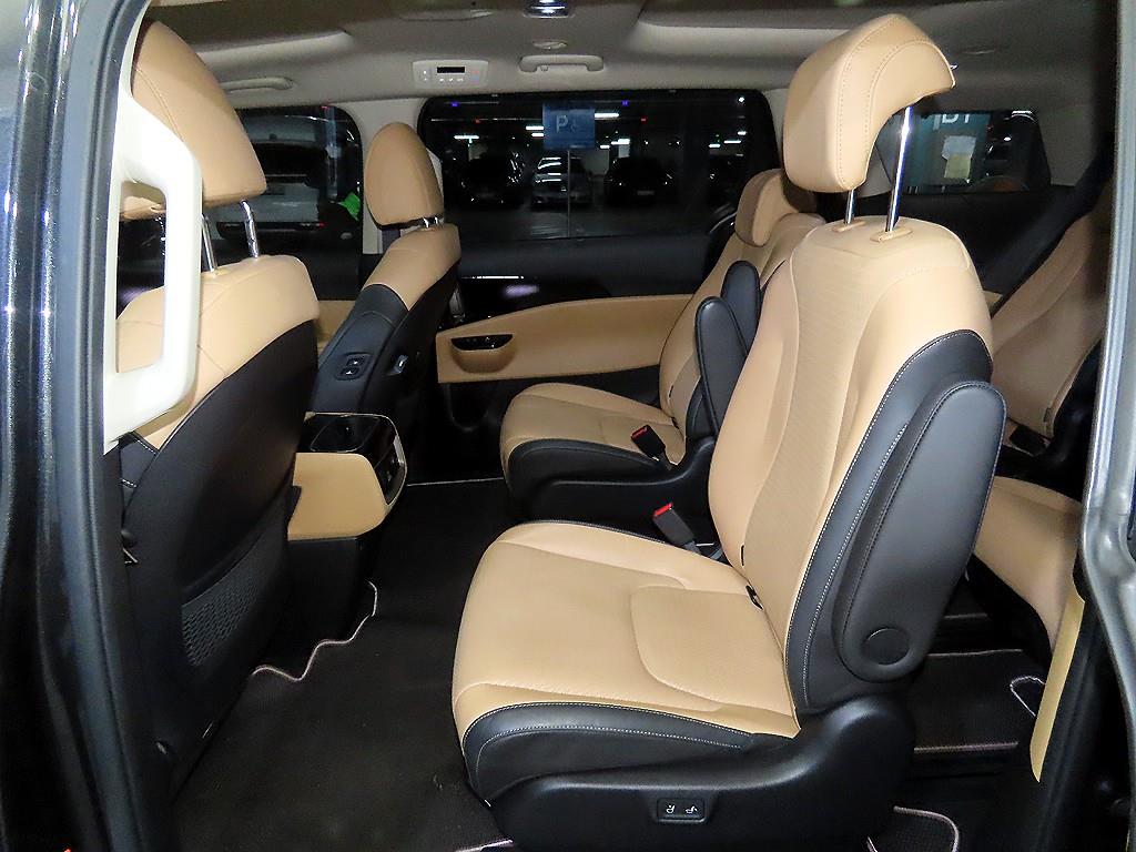 KIA Carnival - Vista 7